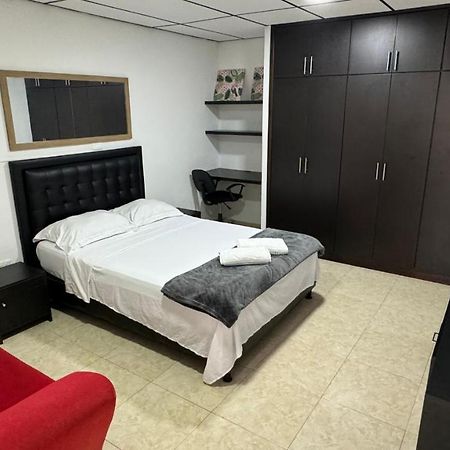 Acogedor Apartaestudio Ubicado En La Zona Rosa De Pereira 아파트 외부 사진