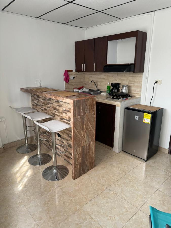 Acogedor Apartaestudio Ubicado En La Zona Rosa De Pereira 아파트 외부 사진